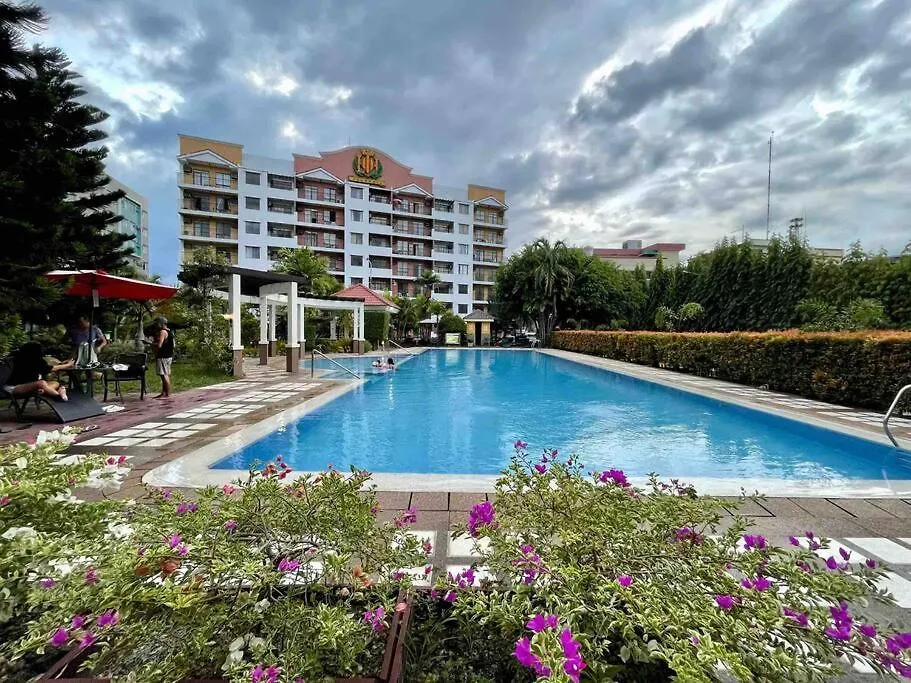 Family Suite Furnished Facing Pool Davao City Filippijnen