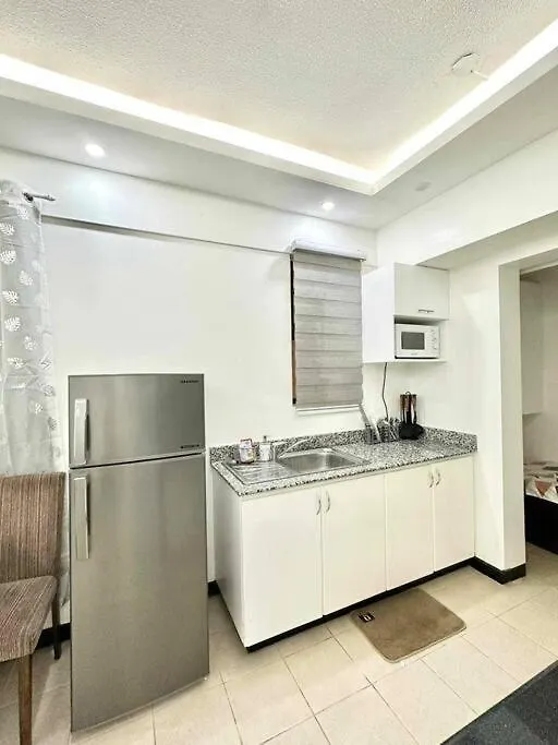 Family Suite Furnished Facing Pool Davao City Appartement
