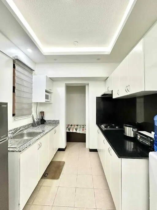 Appartement Family Suite Furnished Facing Pool Davao City
